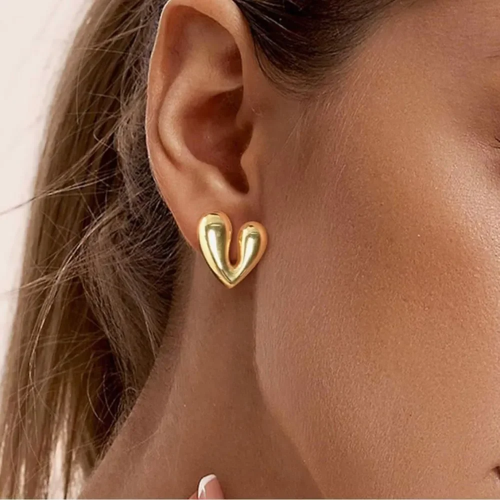 NEW 14K Gold Plated Gold Heart Earrings